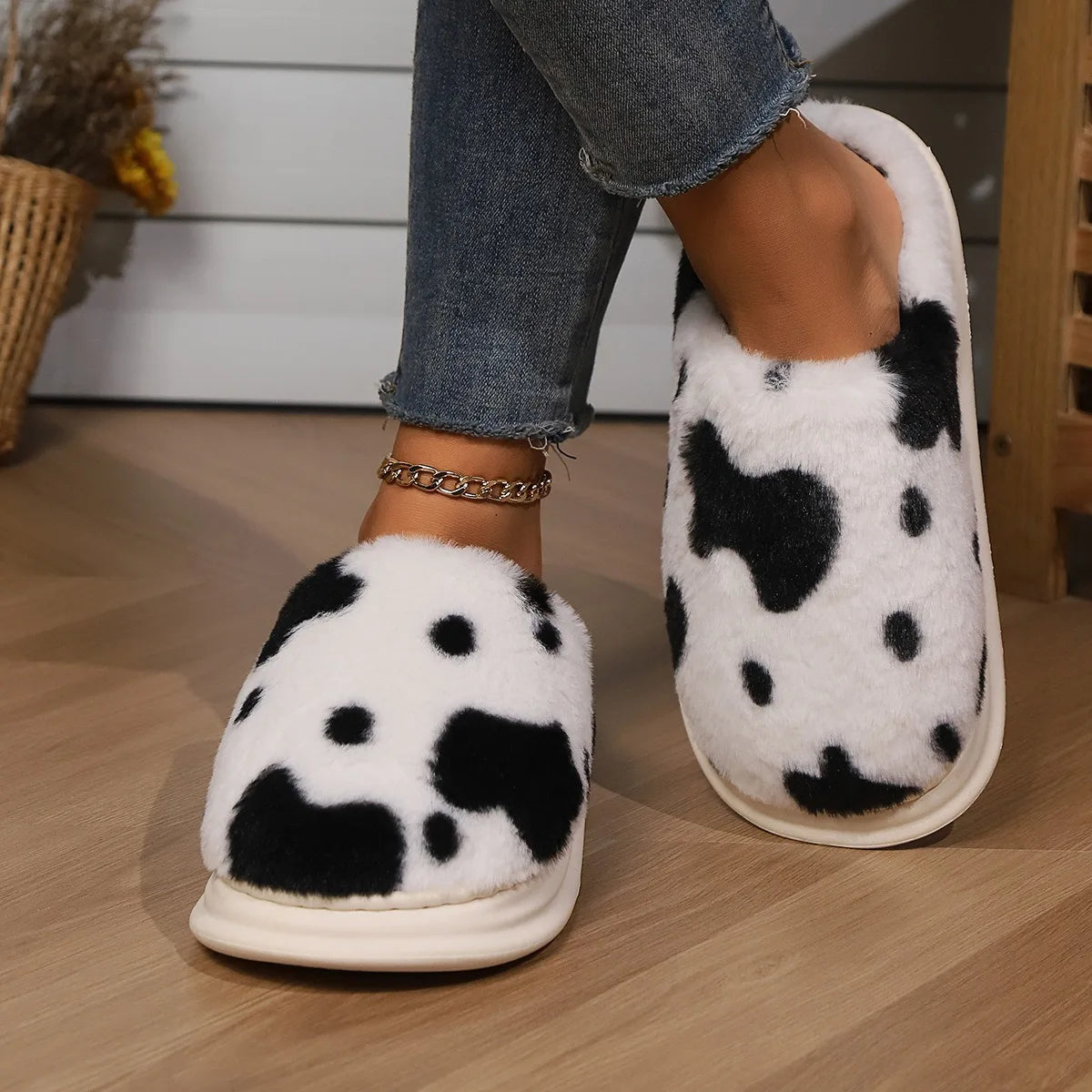 Comwarm Women Winter Cute Plush Cotton Slippers Indoor Warm Non-slip Milk Cow House Slippers Soft Fur Flufy Flat Bedroom Slides