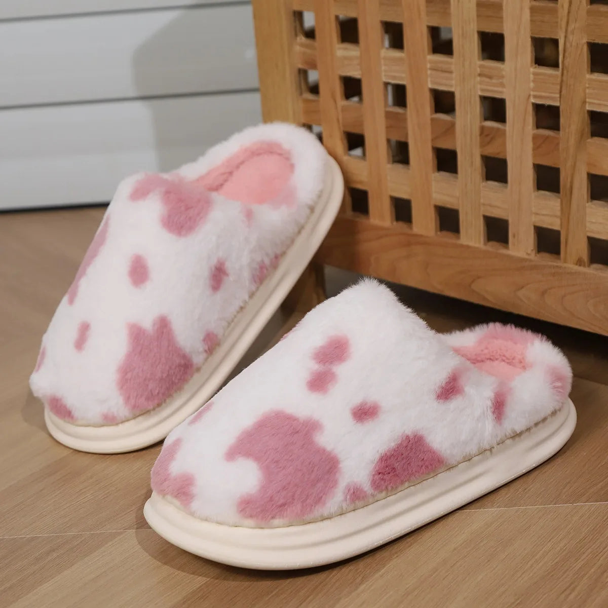 Comwarm Women Winter Cute Plush Cotton Slippers Indoor Warm Non-slip Milk Cow House Slippers Soft Fur Flufy Flat Bedroom Slides